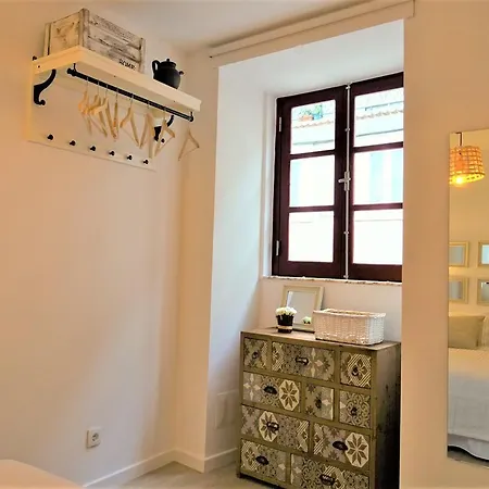 Mouraria Red Door Apartman *